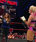 WWE_RAW_2017_08_28_720p_WEB_h264-HEEL_mp4_007896665.jpg