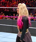 WWE_RAW_2017_10_23_720p_HDTV_x264-Ebi_mp4_003875456.jpg