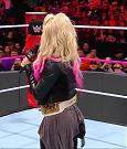 WWE_RAW_2017_10_23_720p_HDTV_x264-Ebi_mp4_003884401.jpg