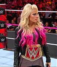 WWE_RAW_2017_10_23_720p_HDTV_x264-Ebi_mp4_003927056.jpg