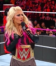 WWE_RAW_2017_10_23_720p_HDTV_x264-Ebi_mp4_003933631.jpg