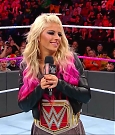 WWE_RAW_2017_10_23_720p_HDTV_x264-Ebi_mp4_003969915.jpg