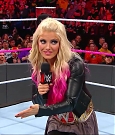 WWE_RAW_2017_10_23_720p_HDTV_x264-Ebi_mp4_004005028.jpg