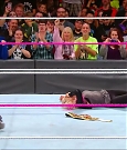 WWE_RAW_2017_10_23_720p_HDTV_x264-Ebi_mp4_004089197.jpg