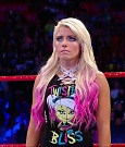 WWE_RAW_2018_01_01_720p_WEB_h264-HEEL_mp4_002481124.jpg