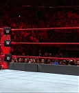 WWE_RAW_2018_01_01_720p_WEB_h264-HEEL_mp4_002611327.jpg