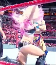 WWE_RAW_2018_01_01_720p_WEB_h264-HEEL_mp4_002749820.jpg