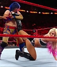 WWE_RAW_2018_01_01_720p_WEB_h264-HEEL_mp4_002940304.jpg