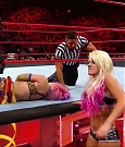 WWE_RAW_2018_01_01_720p_WEB_h264-HEEL_mp4_002953554.jpg