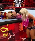 WWE_RAW_2018_01_01_720p_WEB_h264-HEEL_mp4_002954818.jpg