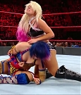 WWE_RAW_2018_01_01_720p_WEB_h264-HEEL_mp4_002984303.jpg