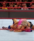 WWE_RAW_2018_01_01_720p_WEB_h264-HEEL_mp4_002986665.jpg