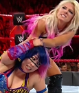 WWE_RAW_2018_01_01_720p_WEB_h264-HEEL_mp4_002998551.jpg