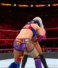 WWE_RAW_2018_01_01_720p_WEB_h264-HEEL_mp4_003002819.jpg