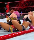 WWE_RAW_2018_01_01_720p_WEB_h264-HEEL_mp4_003079297.jpg