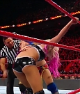 WWE_RAW_2018_01_01_720p_WEB_h264-HEEL_mp4_003116209.jpg