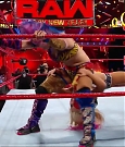 WWE_RAW_2018_01_01_720p_WEB_h264-HEEL_mp4_003223704.jpg