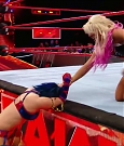 WWE_RAW_2018_01_01_720p_WEB_h264-HEEL_mp4_003253186.jpg