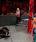 WWE_RAW_2018_03_26_720p_HDTV_x264-Ebi_mp4_001430908.jpg