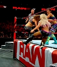 WWE_RAW_2018_05_14_720p_HDTV_x264-Ebi_mp4_005825432.jpg