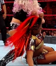 WWE_RAW_2018_05_21_720p_HDTV_x264-Ebi_mp4_003774208.jpg