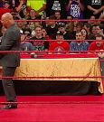 WWE_RAW_2018_06_18_720p_WEB_h264-HEEL_mp4_000432569.jpg