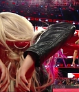 WWE_RAW_2018_06_18_720p_WEB_h264-HEEL_mp4_000665005.jpg