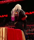 WWE_RAW_2018_06_18_720p_WEB_h264-HEEL_mp4_000681438.jpg