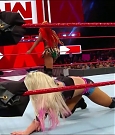 WWE_RAW_2018_08_13_720p_WEB_h264-HEEL_mp4_001110139.jpg