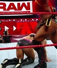 WWE_RAW_2018_08_13_720p_WEB_h264-HEEL_mp4_001115624.jpg