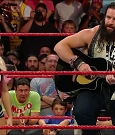 WWE_RAW_2018_09_03_720p_WEB_h264-HEEL_mp4_002689407.jpg