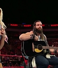 WWE_RAW_2018_09_03_720p_WEB_h264-HEEL_mp4_002798047.jpg