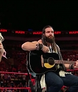 WWE_RAW_2018_09_03_720p_WEB_h264-HEEL_mp4_002798555.jpg