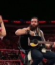 WWE_RAW_2018_09_03_720p_WEB_h264-HEEL_mp4_002799115.jpg