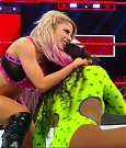 WWE_RAW_2019_07_15_720p_WEB_h264-HEEL_mp4_005198186.jpg