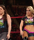 WWE_RAW_2019_08_19_720p_WEB_h264-HEEL_mp4_005714346.jpg