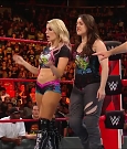 WWE_RAW_2019_08_19_720p_WEB_h264-HEEL_mp4_005735651.jpg