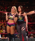 WWE_RAW_2019_08_19_720p_WEB_h264-HEEL_mp4_005736502.jpg