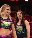 WWE_RAW_2019_08_19_720p_WEB_h264-HEEL_mp4_005761193.jpg