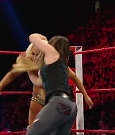 WWE_RAW_2019_08_19_720p_WEB_h264-HEEL_mp4_005924590.jpg