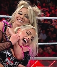 WWE_RAW_27th_June_2022_720p_WEBRip_h264_mp4_004745673.jpg