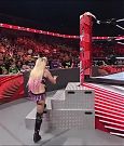 WWE_RAW_30th_May_2022_720p_WEBRip_h264_mp4_003464483.jpg