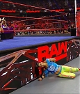 WWE_Raw_05_29_17_720p_HDTV_H264-XWT_mp4_005369426.jpg