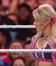 WWE_Royal_Rumble_2020_PPV_720p_WEB_h264-HEEL_mp4_002399567.jpg