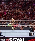 WWE_Royal_Rumble_2020_PPV_720p_WEB_h264-HEEL_mp4_003175400.jpg