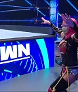 WWE_SmackDown_2020_03_13_720p_WEB_h264-HEEL_mp4_000851684.jpg