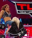 WWE_TLC_2017_PPV_720p_WEB_h264-HEEL_mp4_003140961.jpg