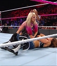 WWE_TLC_2017_PPV_720p_WEB_h264-HEEL_mp4_003226054.jpg