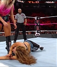 WWE_TLC_2017_PPV_720p_WEB_h264-HEEL_mp4_003318223.jpg