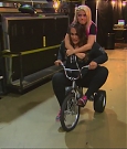 WWE_Total_Divas_S07E03_HDTV_2017-11-15_720p_AVCHD-SC-SDH_mp4_000763568.jpg